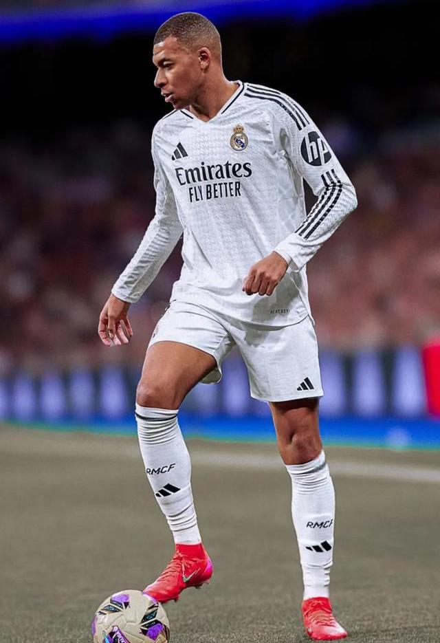 姆巴佩官方宣布重返赛场新规，曼联引发争议！