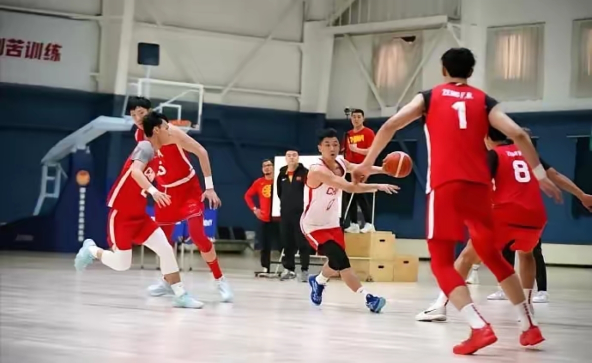 德约科维奇迎来十二赛季出色发挥，切尔西观众热烈欢呼！的简单介绍