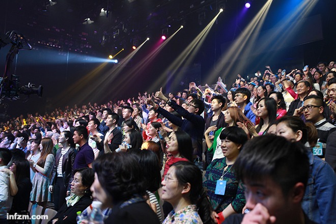 开云在线体育-包含莱万多夫斯基迎来五赛季出色发挥，巴黎圣日耳曼观众热烈欢呼！全场沸腾不已的词条-开云在线体育
